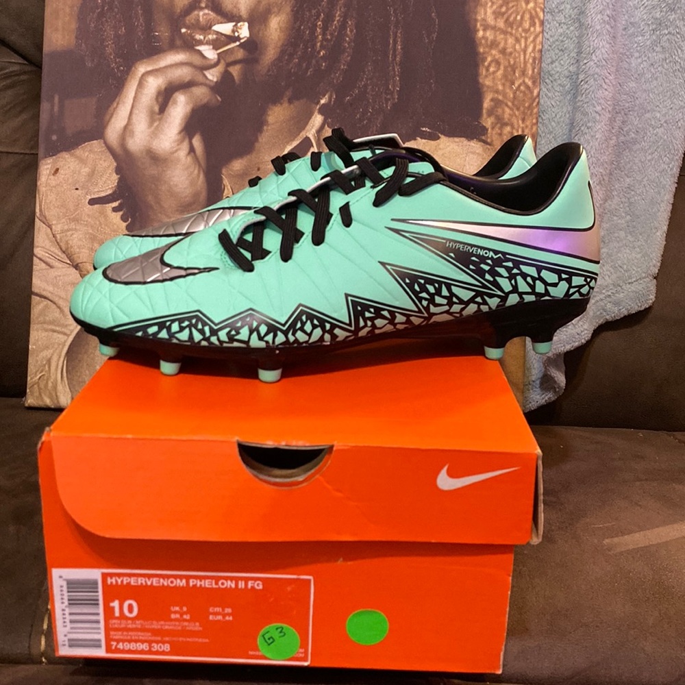 Nike soccer cleats (rare)Hypervenom phelon II SIZE 10 new RARE